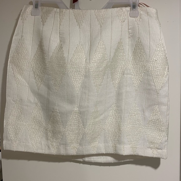 New with tags forever 21 cream skirt - Picture 1 of 4